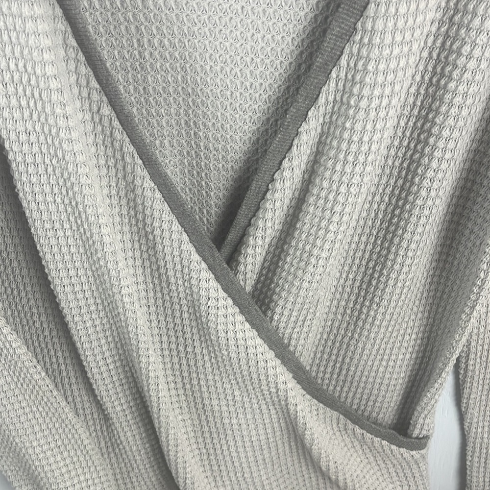 Grey Waffle Sweater Size Medium - image 5